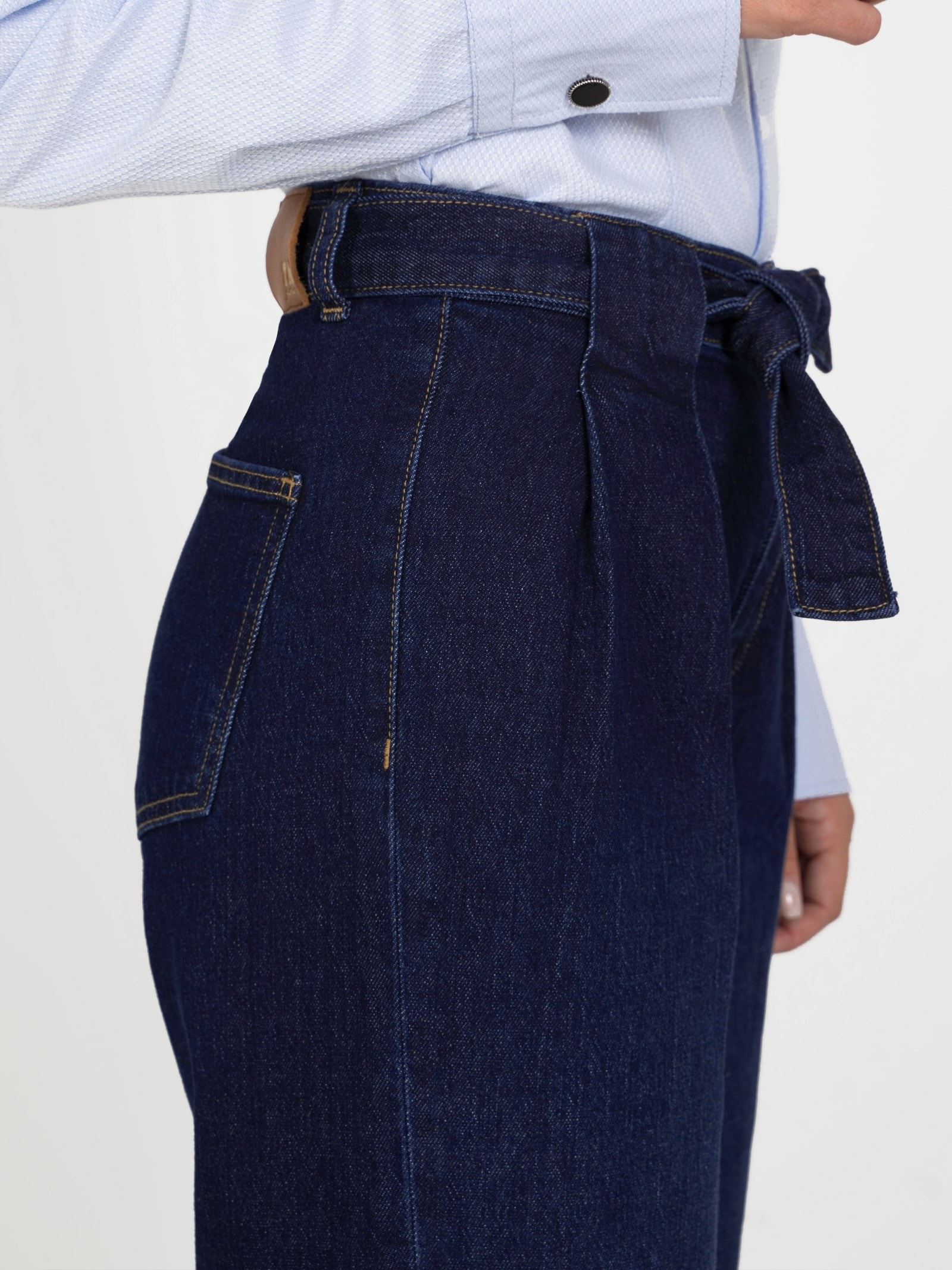 Paperbag-Waist Wide-Leg Jeans — 4